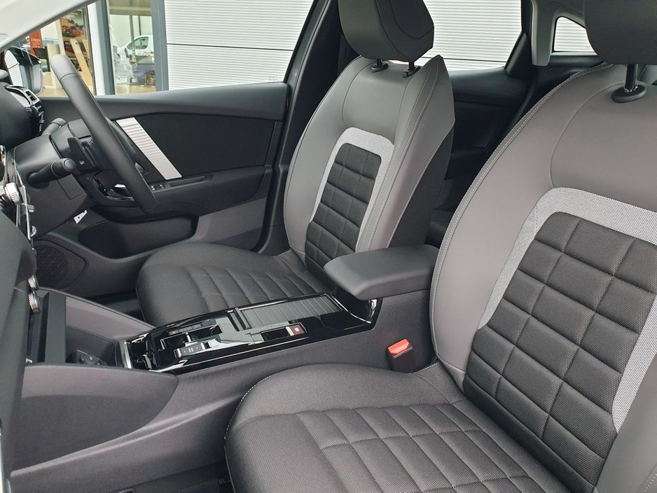 2026 Citroen C4 - image 18