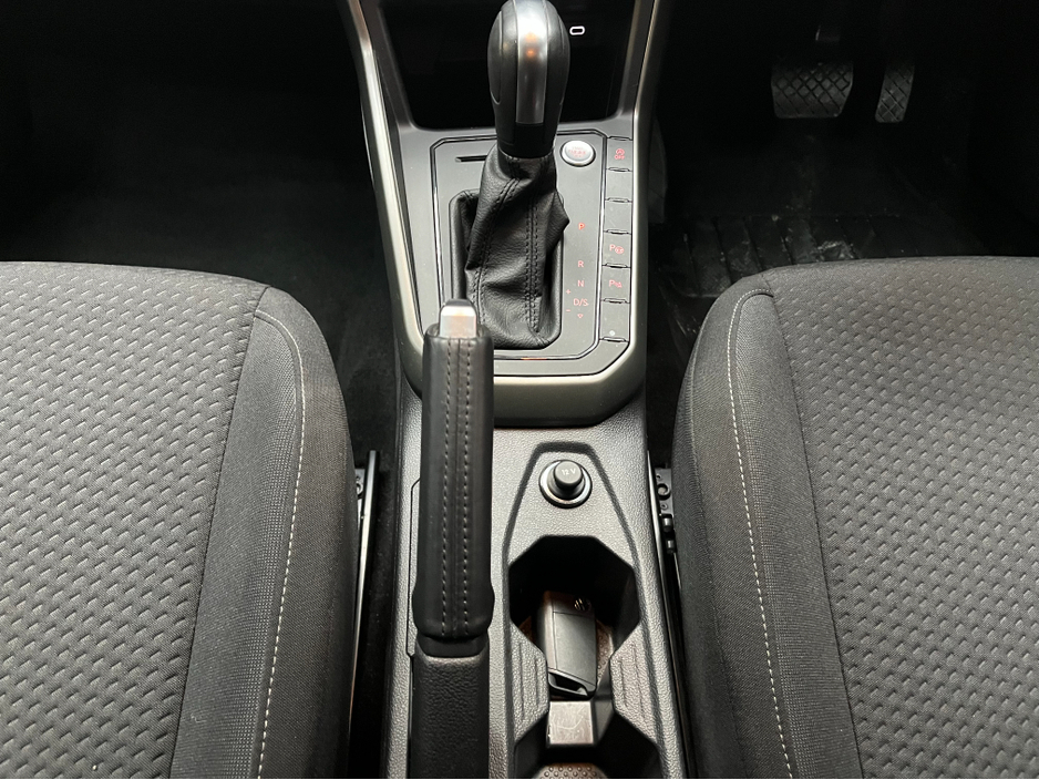 2021 Volkswagen Polo - image 18