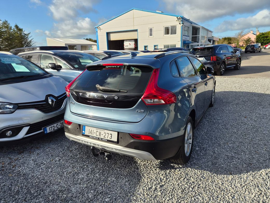 2014 Volvo V40 - image 6