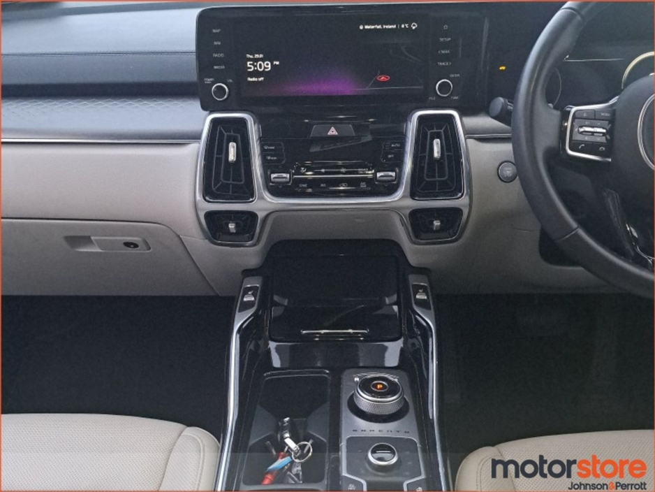 2023 Kia Sorento 1.6 PHEV K3 4X4 7 seats €47,900