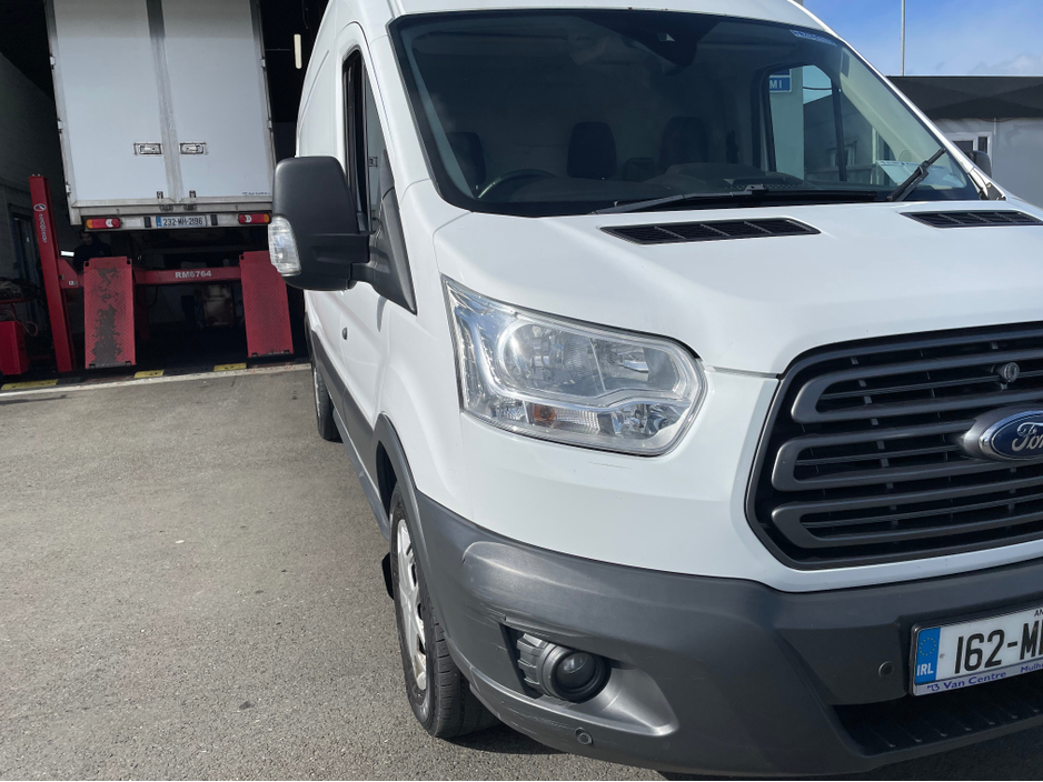 2016 Ford Transit - image 9