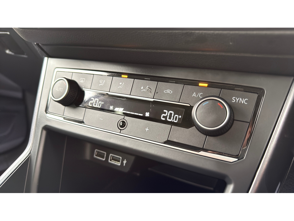 2019 Volkswagen Polo HIGHLINE 1.0TSI *15,000KMS* AUTO / HUGE SPEC €17,900