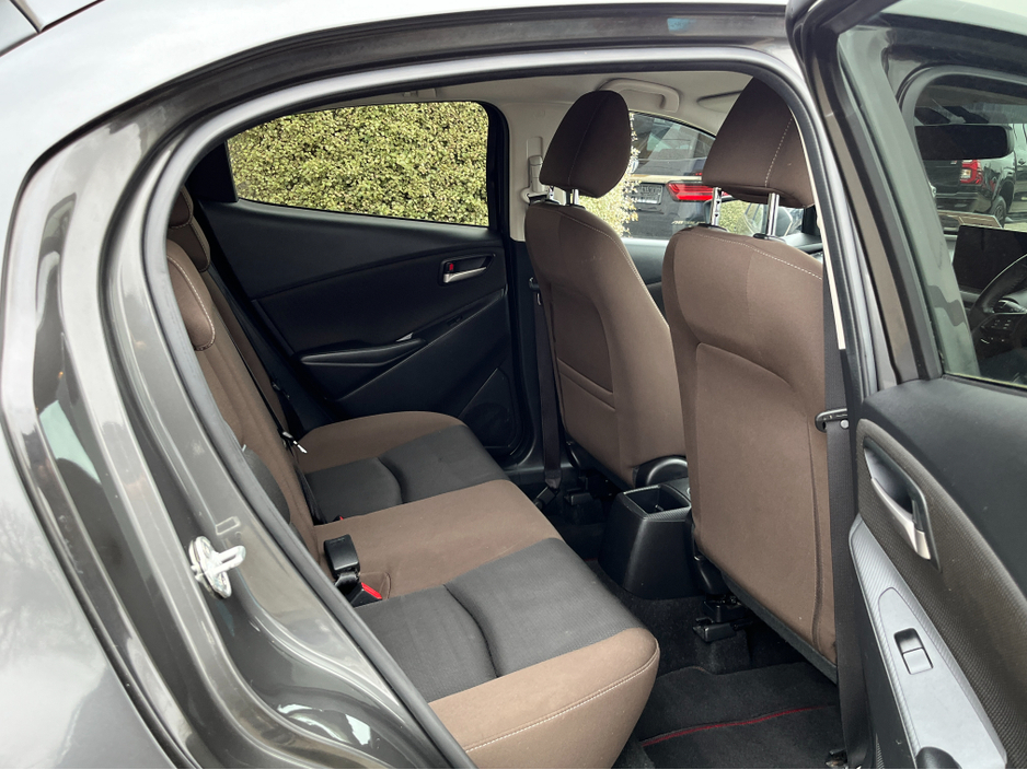 2022 Mazda Mazda2 - image 11