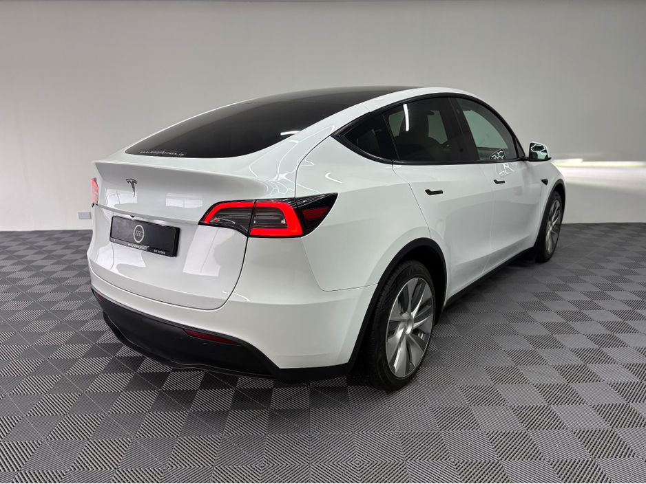 2023 Tesla Model Y - image 11