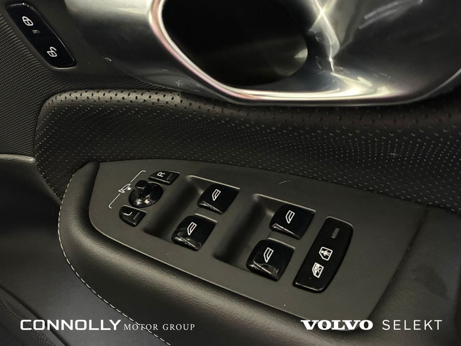 2021 Volvo XC90 T8 R-Design PHEV €605pm €52,995