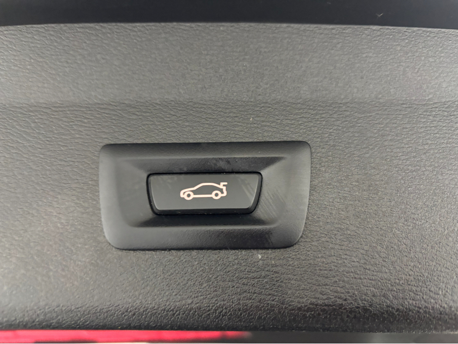 2018 BMW X1 - image 19