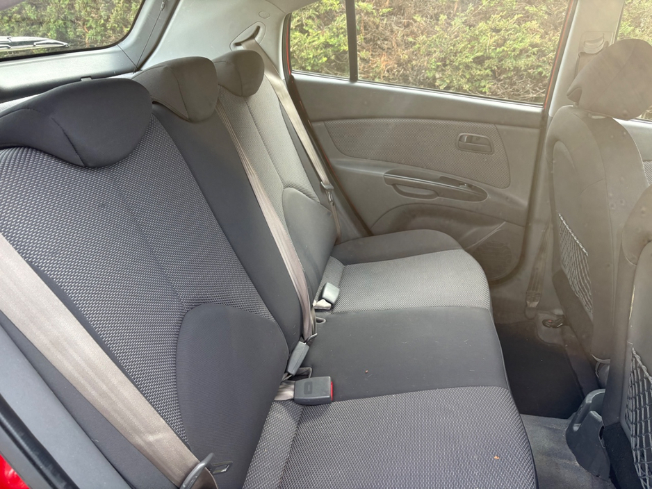 2010 Kia Rio - image 13
