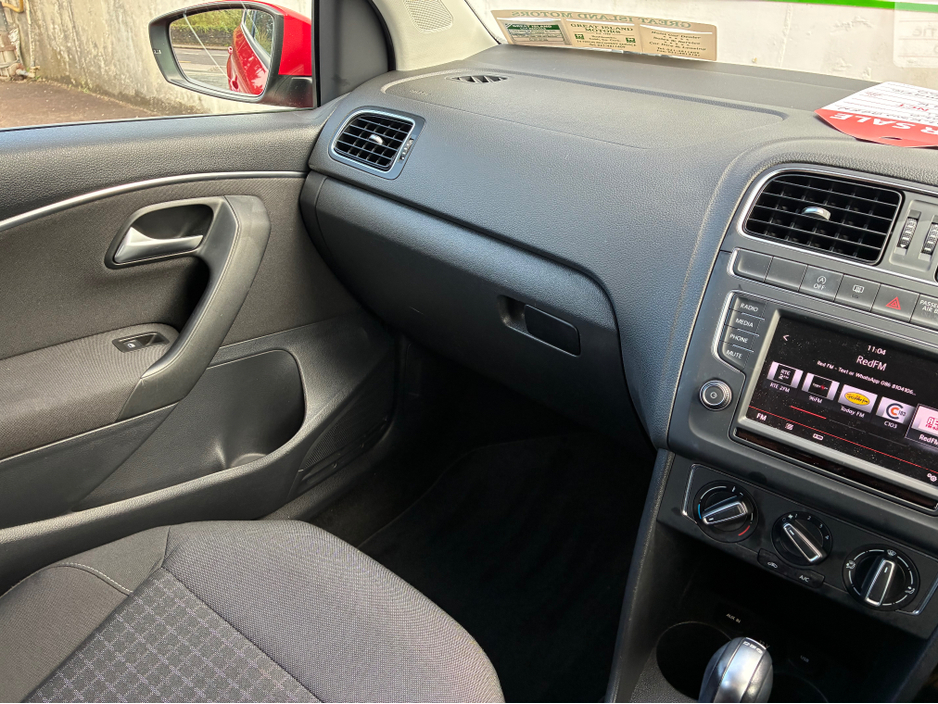 2014 Volkswagen Polo - image 18