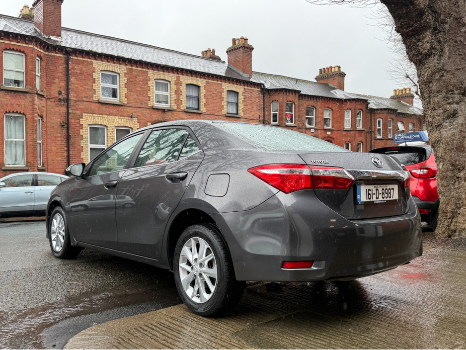 2016 Toyota Corolla - image 7