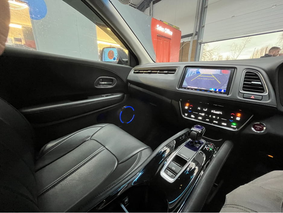 2017 Honda Vezel €17950 2017 HONDA VEZEL Z HYBRID SENSING 1.5 AUTOMATIC / CRUISE CONTROL / REVERSE CAMERA / HEATED SEATS AND MORE €17,950