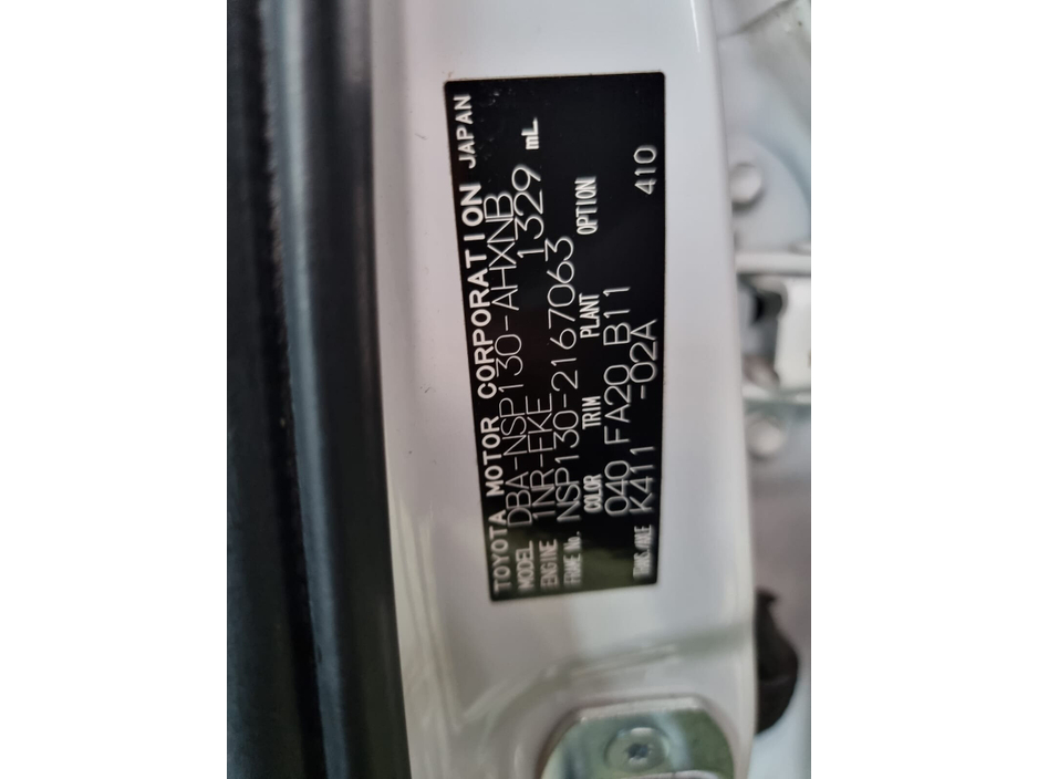 2014 Toyota Vitz - image 9