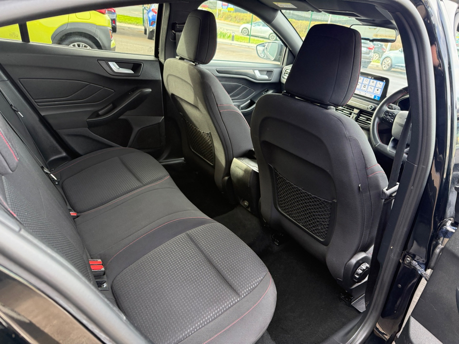 2019 Ford Focus - image 14