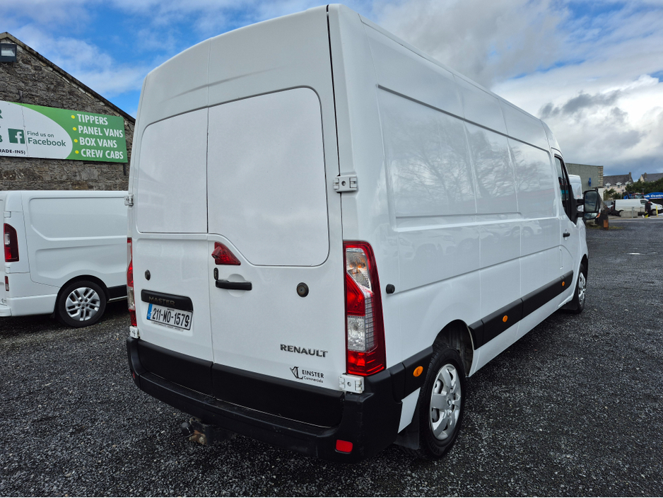 2021 Renault Master - image 9