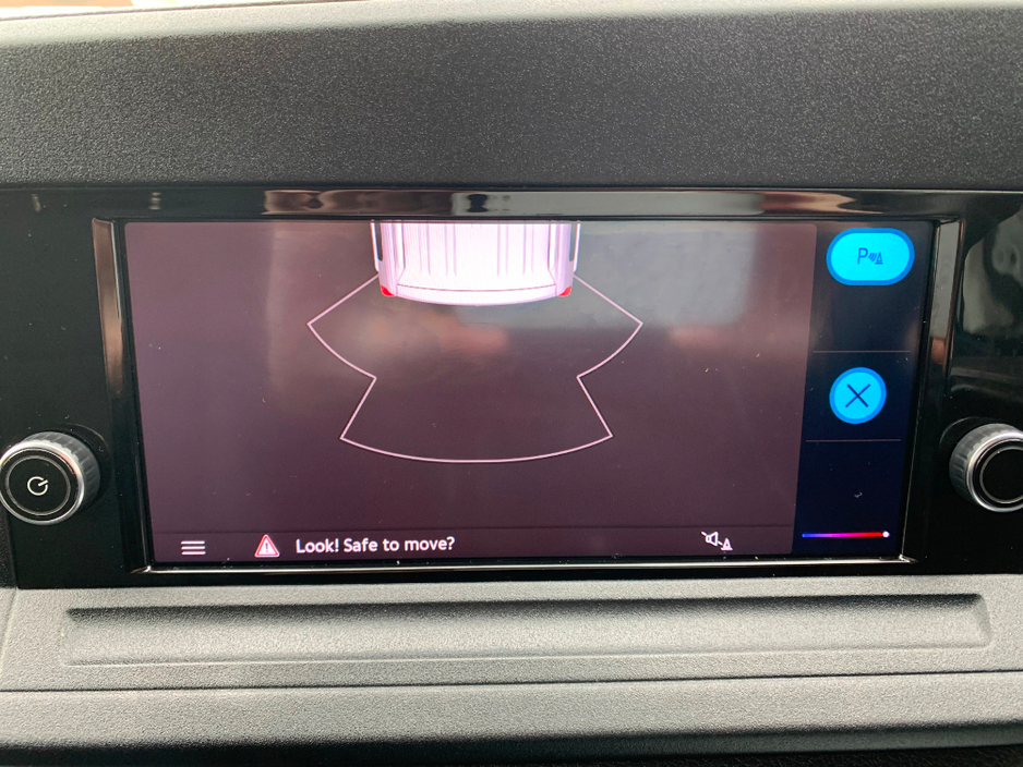 2022 Volkswagen Caddy - image 28