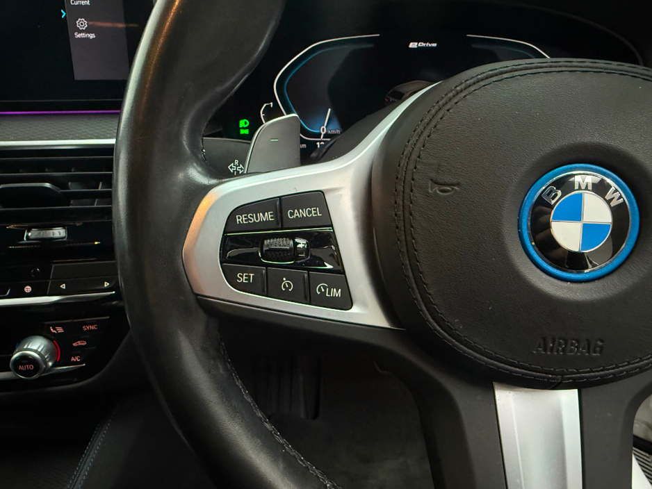 2023 BMW 5 Series - image 21