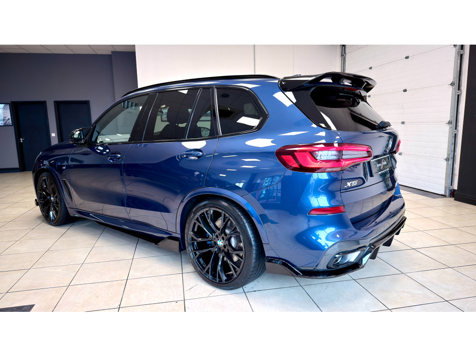 2020 BMW X5 - image 9
