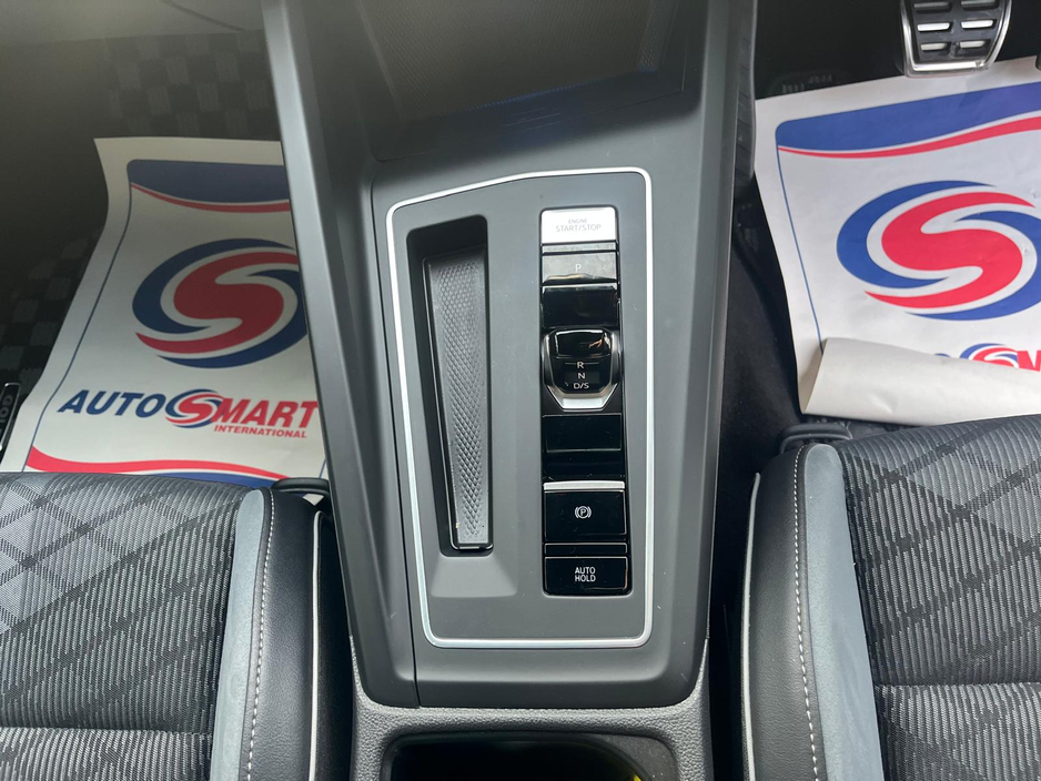 2021 Volkswagen Golf VW Golf R-line 1.5 mild hybrid, hugh spec 19"alloys €29,500