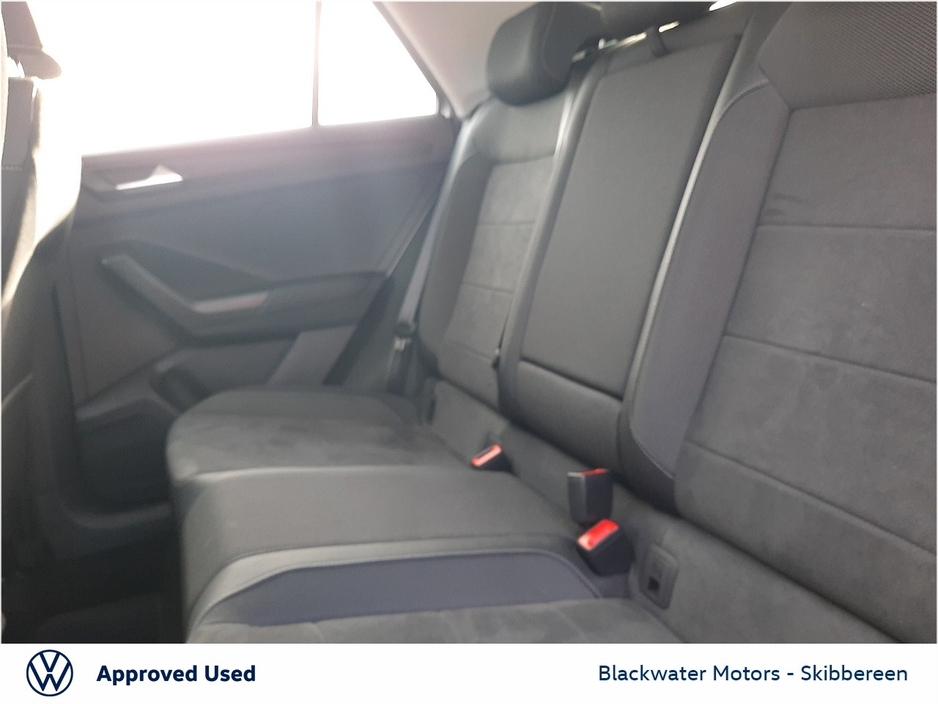 2022 Volkswagen T-Roc - image 7