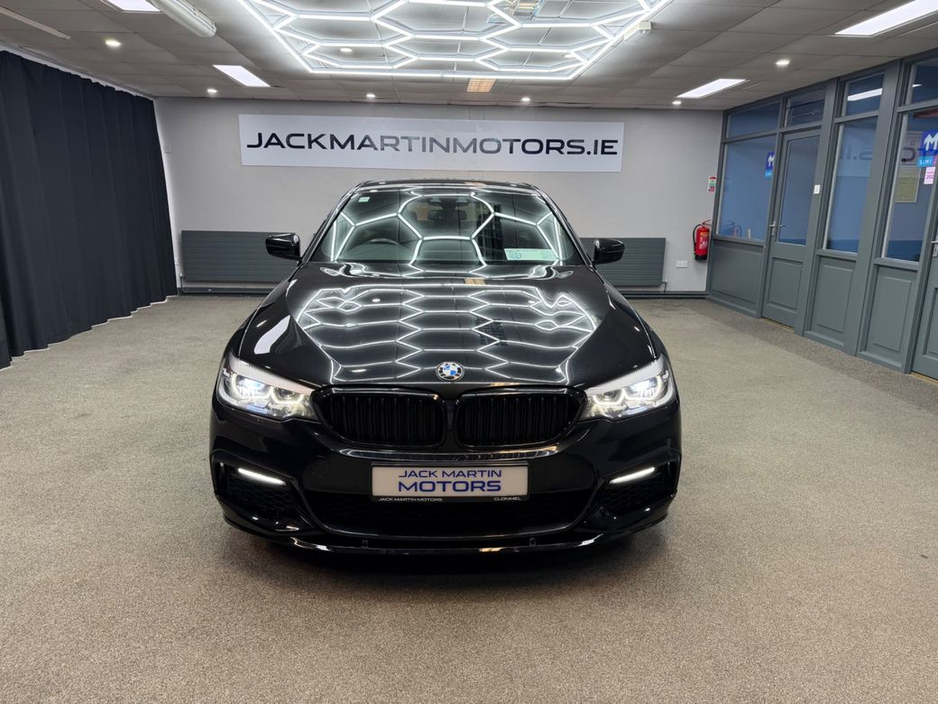 2019 BMW 5 Series - image 2