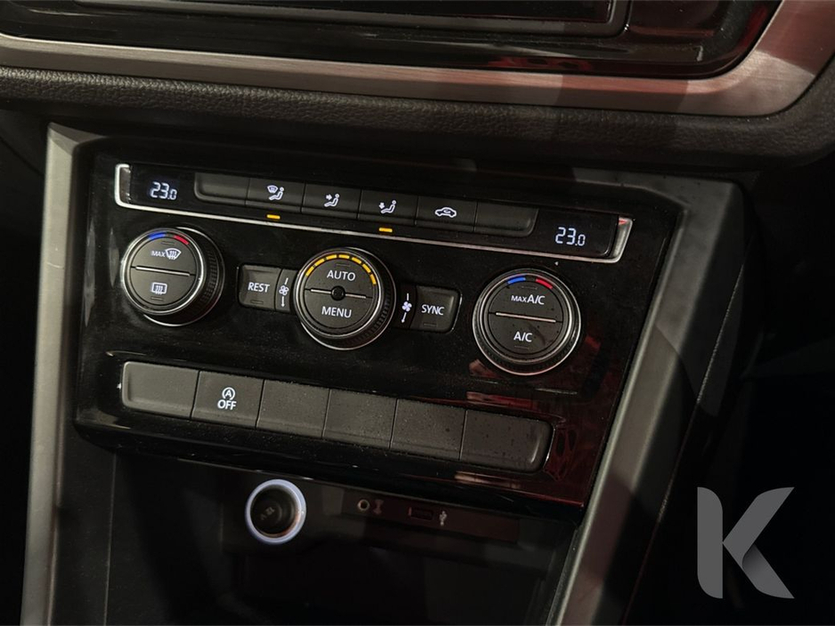 2017 Volkswagen Touran COMFORT LINE - FACTORY ALLOYS - 7 SEATS - REVERSE CAMERA €18,950