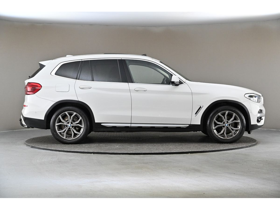 2020 BMW X3 - image 11
