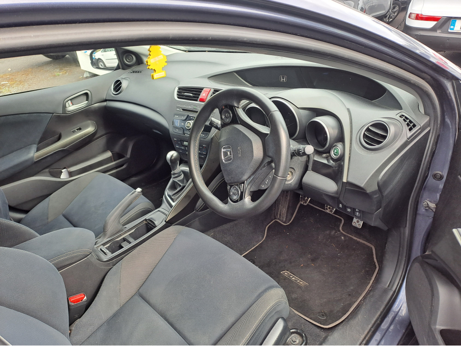 2014 Honda Civic - image 4