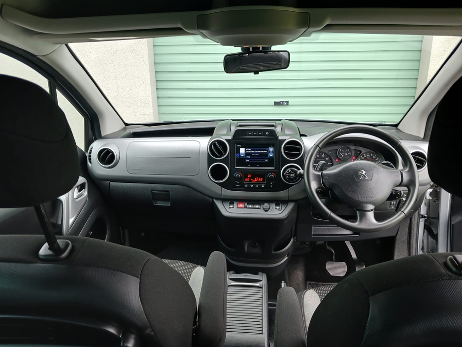 2018 Peugeot Partner - image 17