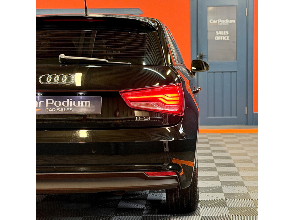 2017 Audi A1 - image 21