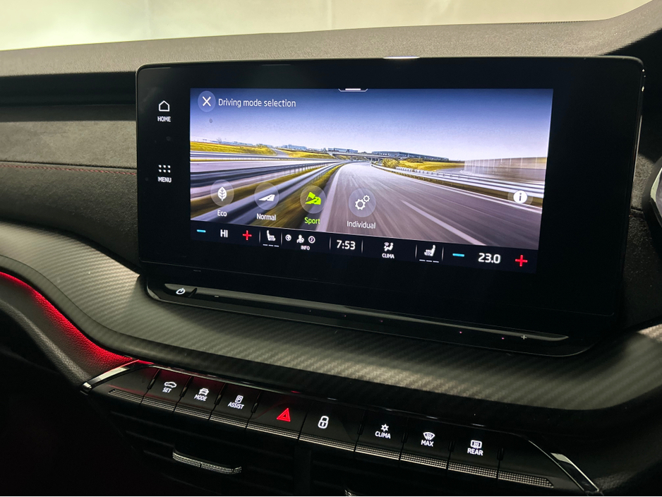 2023 Skoda Octavia - image 14