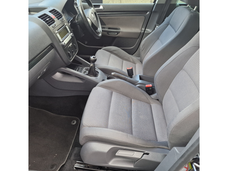 2008 Volkswagen Golf - image 12