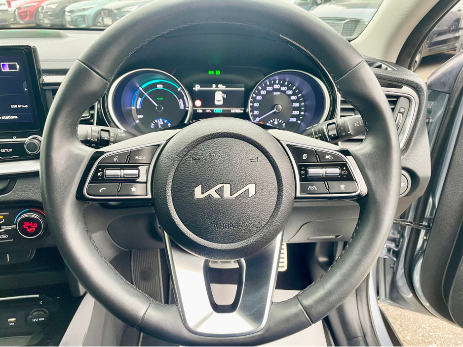 2024 Kia XCeed - image 14