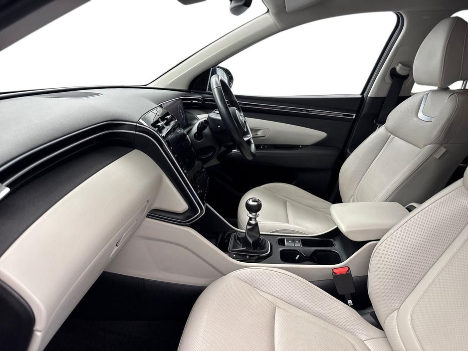 2022 Hyundai Tucson - image 2