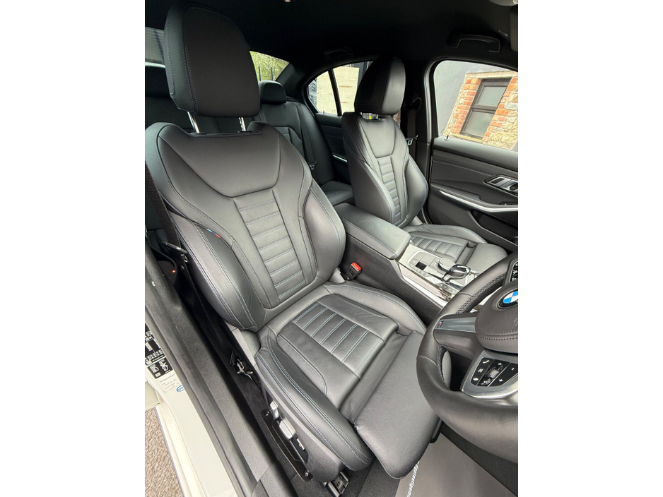 2019 BMW 3 Series - image 14