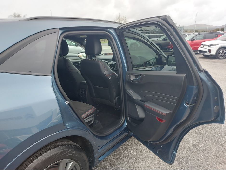 2022 Ford Kuga - image 16