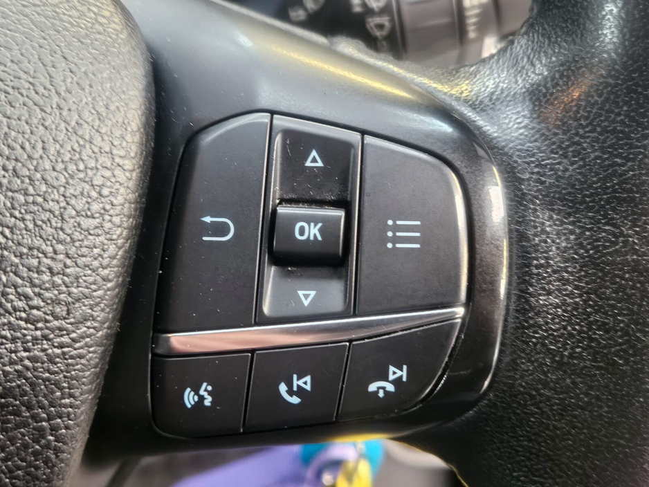 2022 Ford Transit Custom - image 9