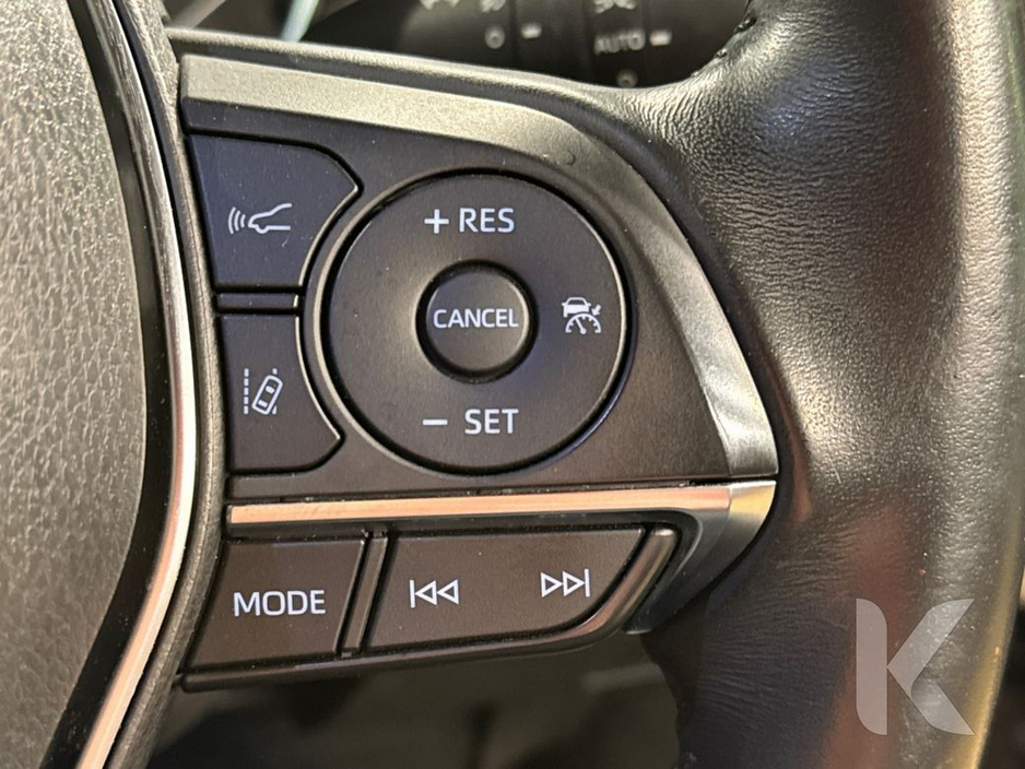 2018 Toyota Camry - image 20