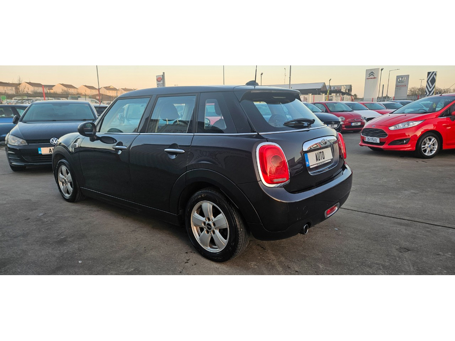 2016 MINI Cooper - image 8