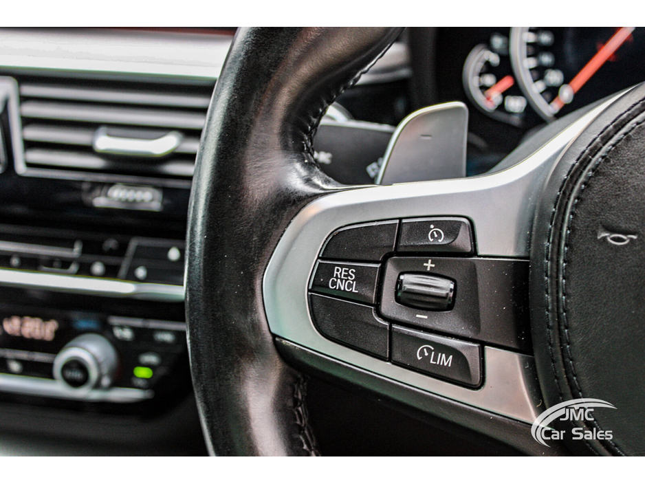 2018 BMW 5 Series - image 16