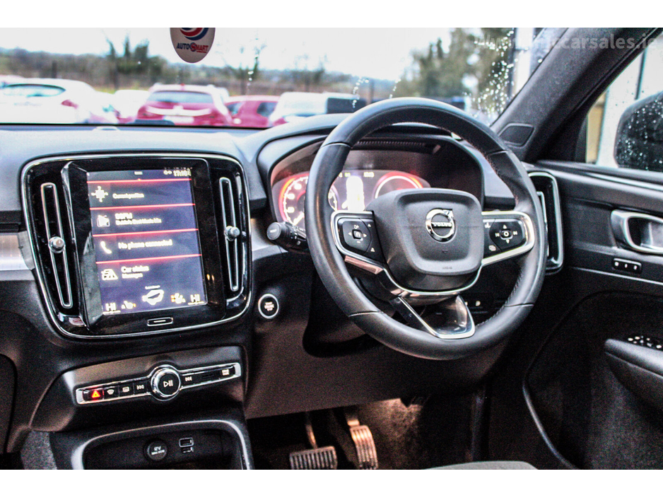 2022 Volvo XC40 T4 PHEV 211hp AT7 Plus bright €26,950