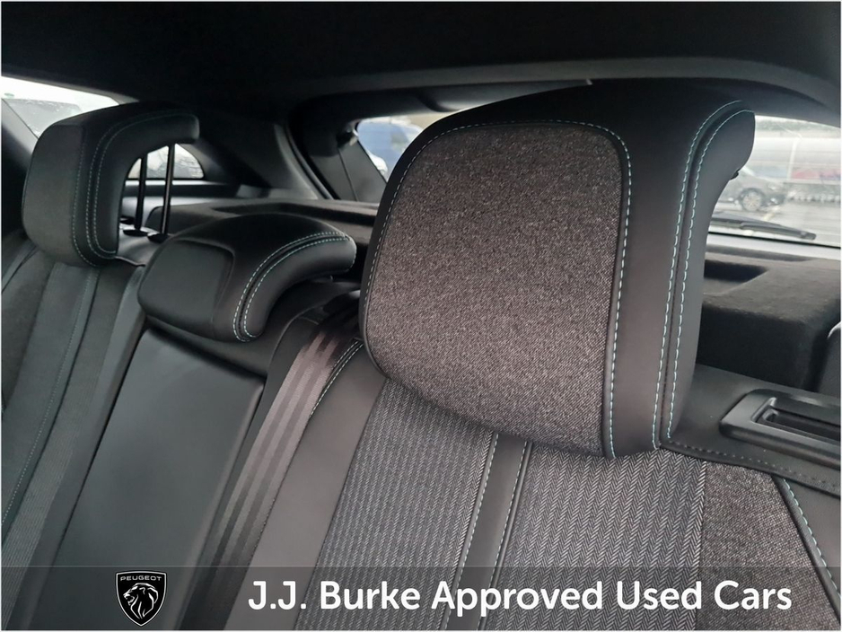 2023 Peugeot 3008 - image 16