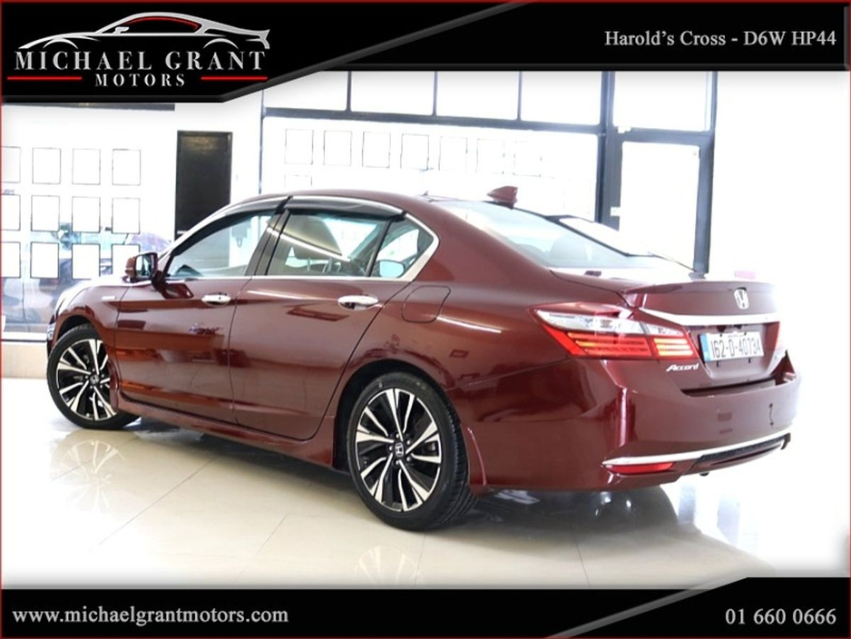 2016 Honda Accord - image 5