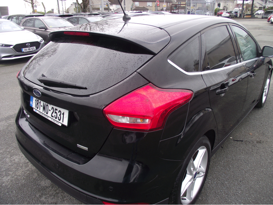 2018 Ford Focus - image 10