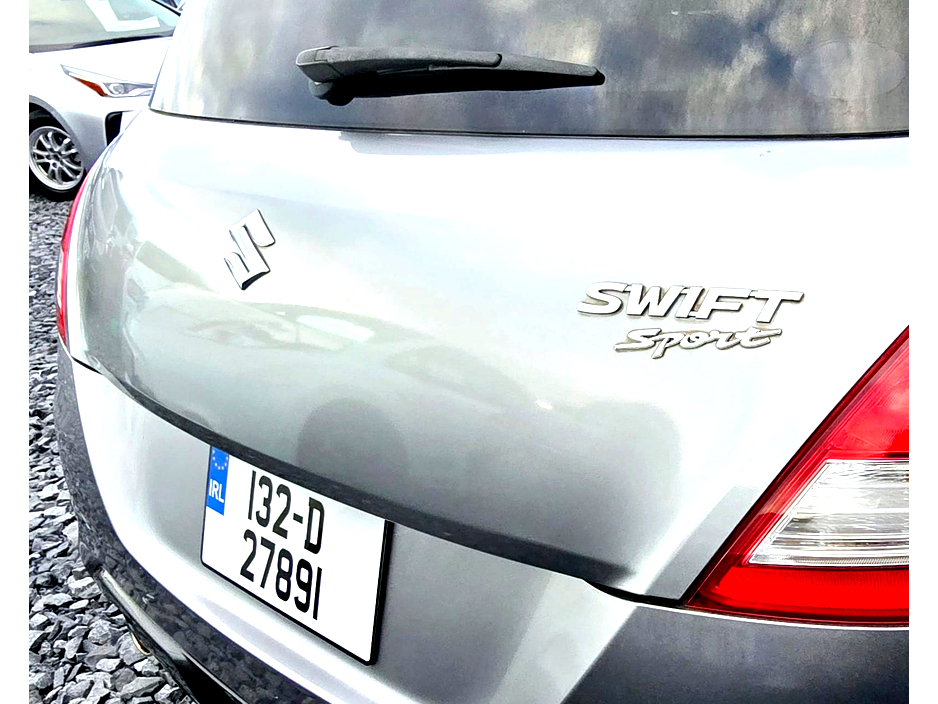 2013 Suzuki Swift - image 6