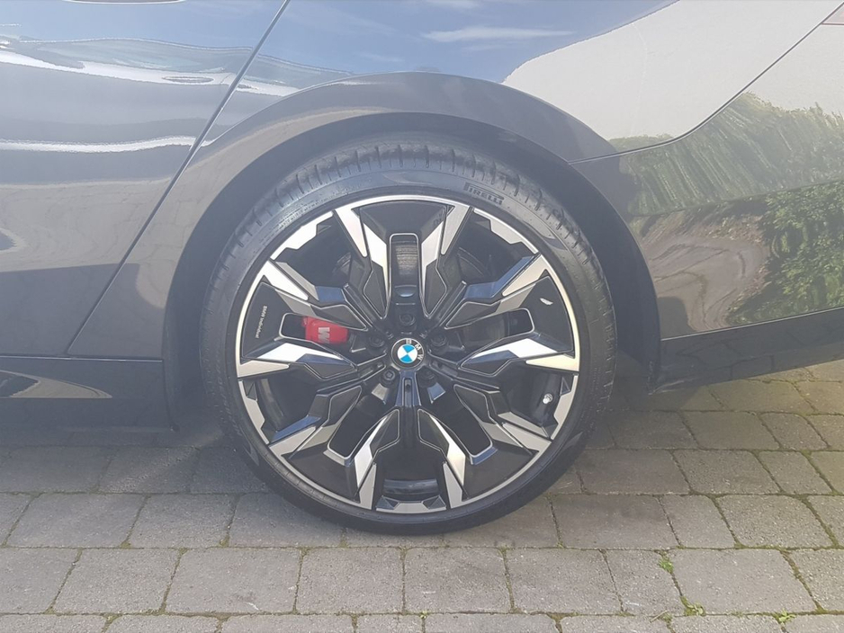 2026 BMW 5 Series - image 12