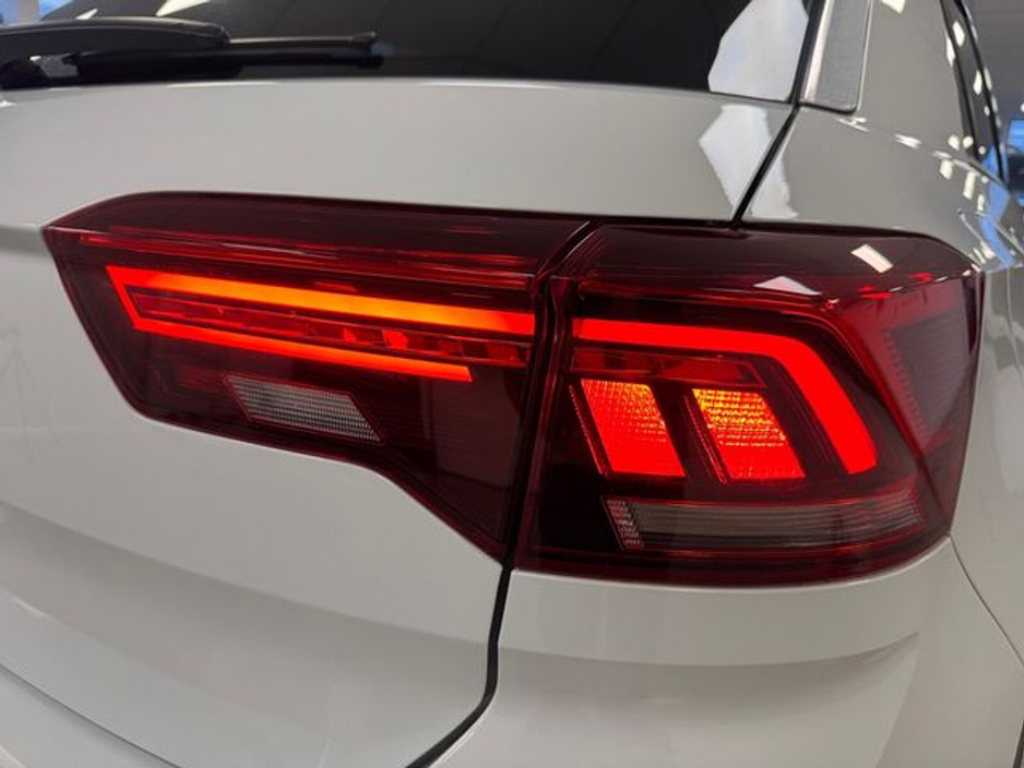 2020 Volkswagen T-Roc - image 20