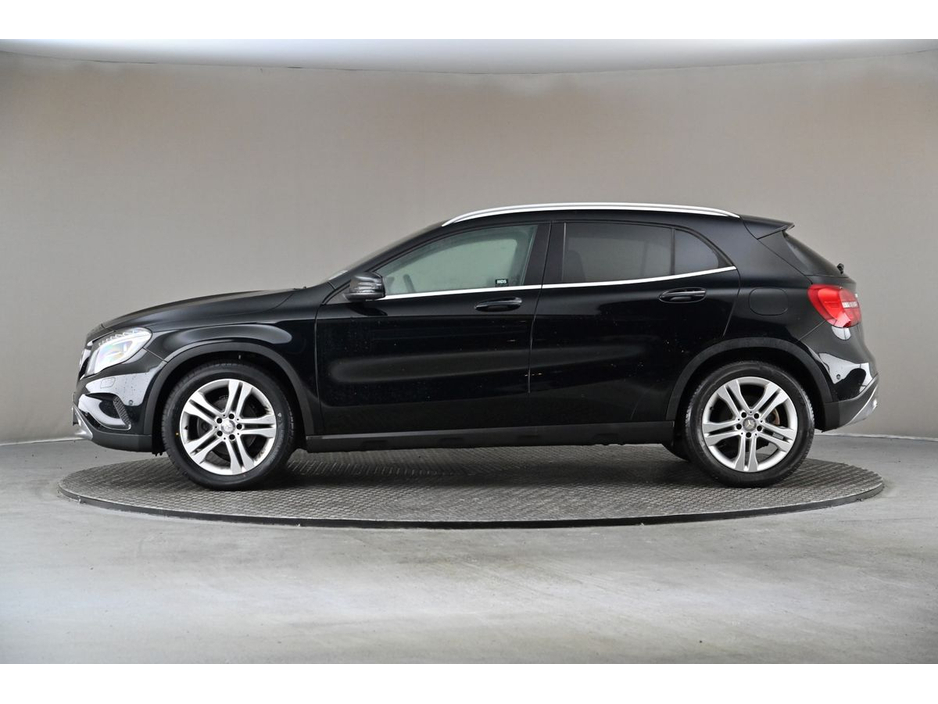 2016 Mercedes-Benz GLA Class GLA 180*FULL TAN MEMO LEATHER SEATS*REVERSE CAM*PARK SENSORS* €19,890