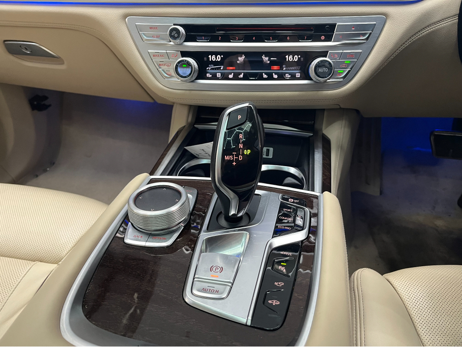 2017 BMW 7 Series ONLY €24950! 2017 BMW 740E iPERFORMANCE 2.0 AUTOMATIC / CRUISE CONTROL / 360° PARKING CAMERA / ELECTRIC MEMORY, HEATED & MASSAGING SEATS / PANORAMIC SUNROOF €24,950