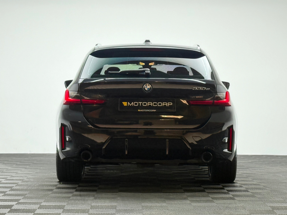 2024 BMW 3 Series - image 6