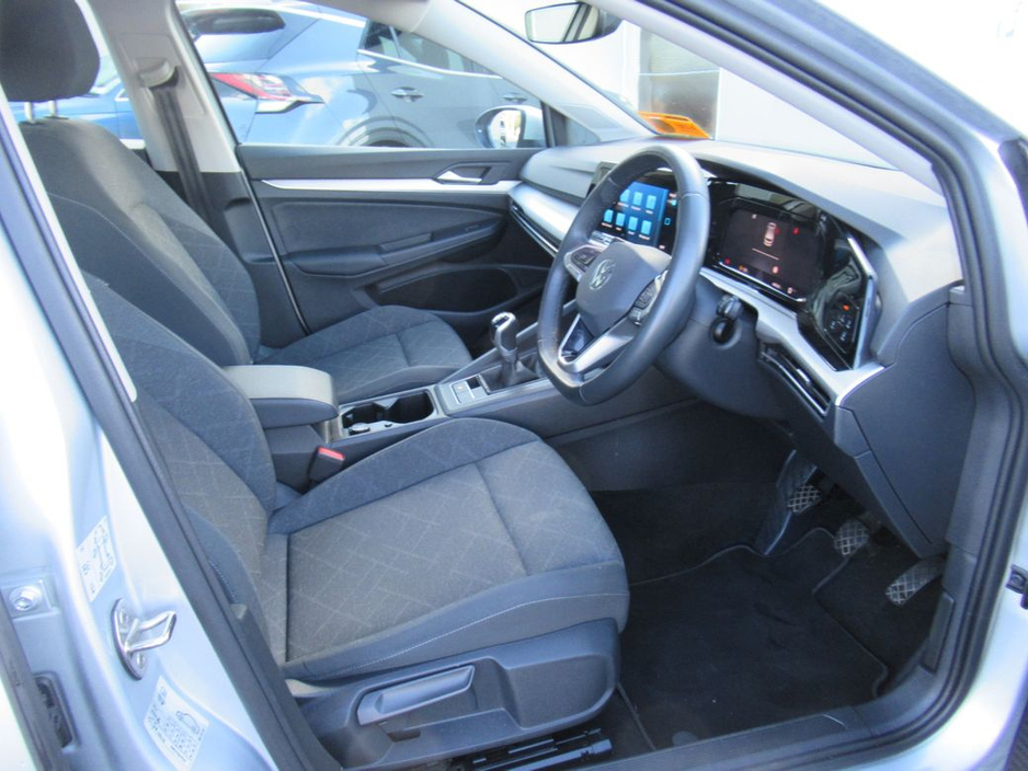 2024 Volkswagen Golf Life 2.0 TDI 115HP 5DR €30,950