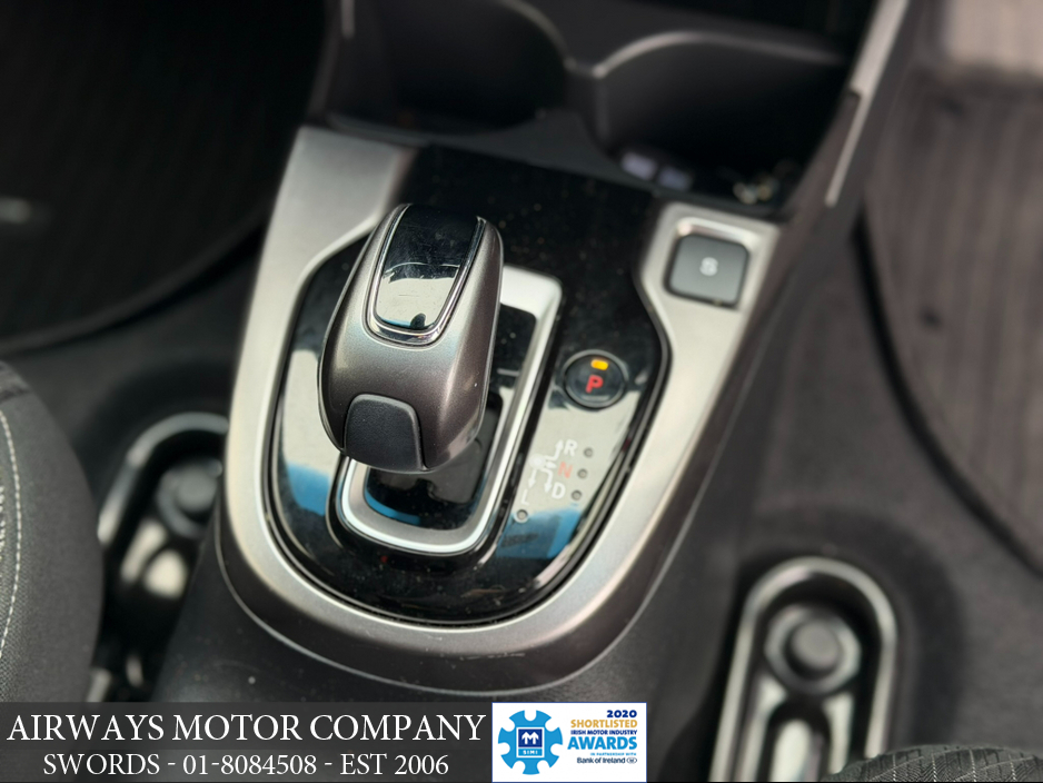 2018 Honda Fit - image 8